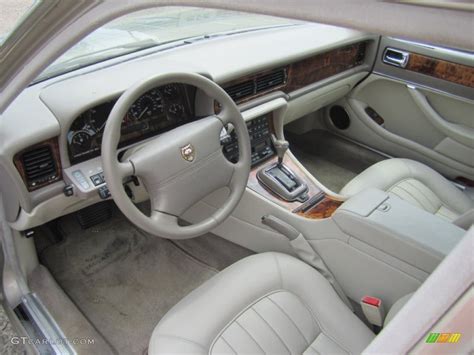 Ivory Interior 1995 Jaguar XJ XJ6 Photo #68982992 | GTCarLot.com