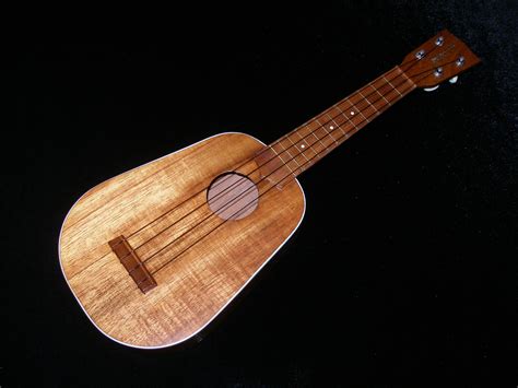 Ukulele Friend 1960s Kamaka Deluxe Pineapple Ukulele - Ukulele Friend