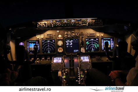 Boeing 737 Cockpit Night