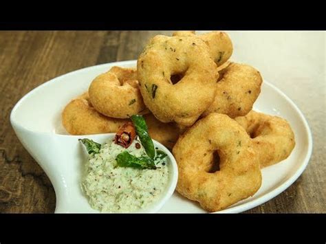 How To Make Crispy Medu Vada - Medu Vada Chutney Recipe - South Indian ...