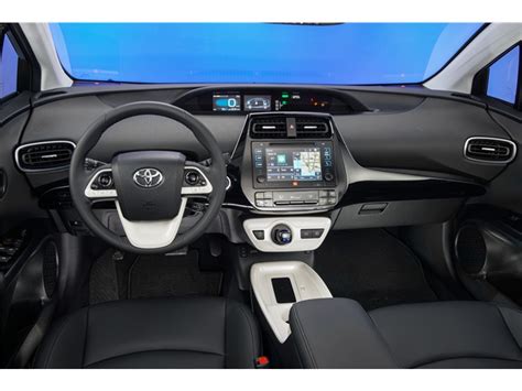 2016 Toyota Prius Pictures: | U.S. News