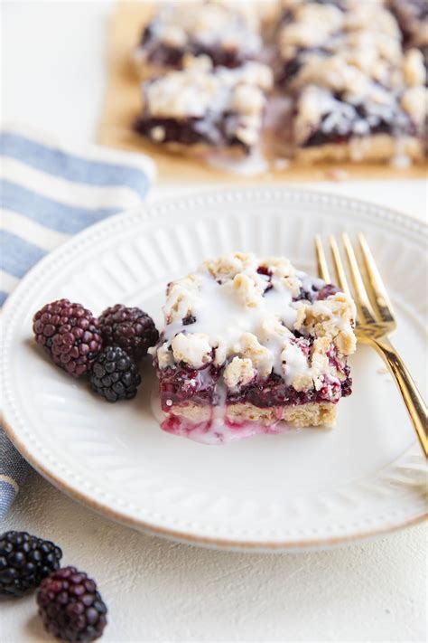 5-Ingredient Blackberry Pie Bars (Gluten-Free, Vegan) - The Roasted Root