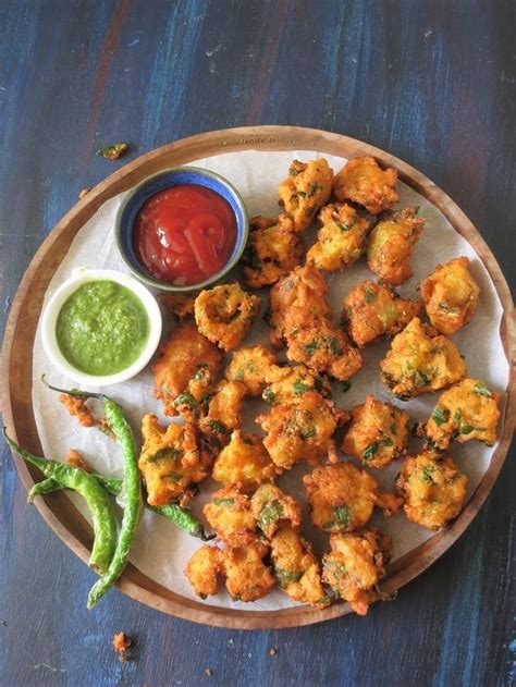 Moong Daal Pakoda Recipe | Moong Daal Bhajiya +Video » Maayeka