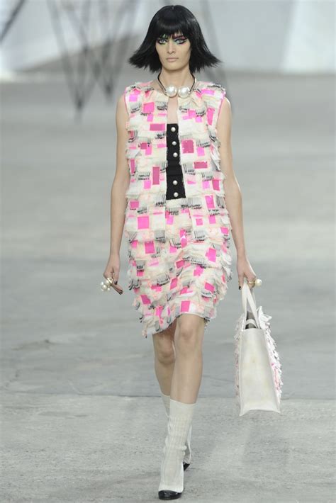 Chanel Spring 2014 Fashion Show