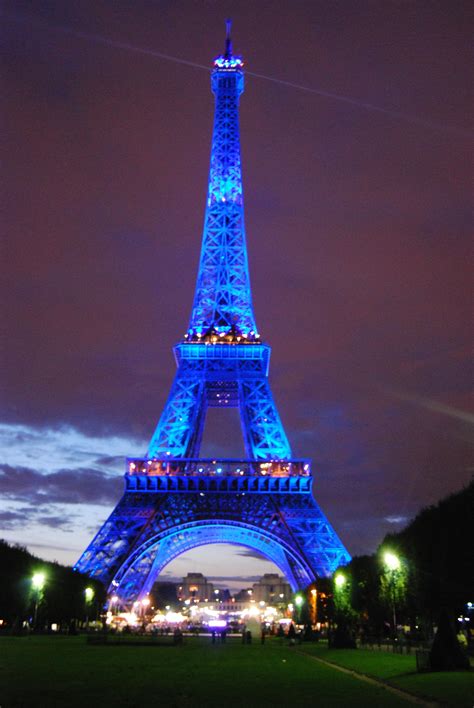 Eiffel Tower France Paris / Eiffel Tower - Paris (France) - World for ...