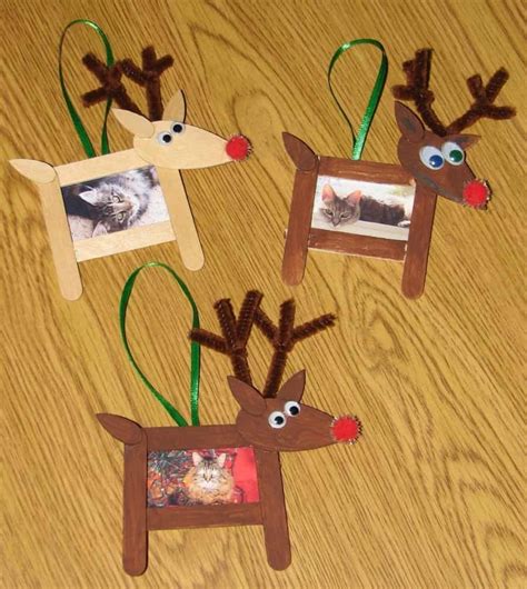 Christmas crafts to make with Popsicle sticks! - A girl and a glue gun