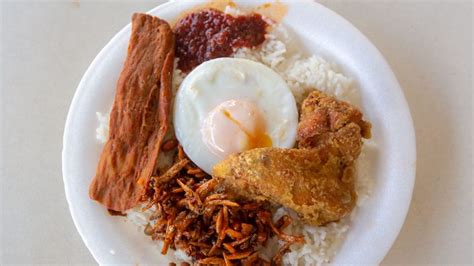 21 best nasi lemak stalls in Singapore [Dec 2024 update]