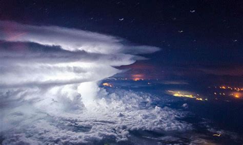 15 Breathtaking Photos From The Pilot’s Cockpit