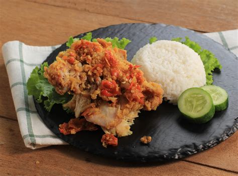 Ayam Geprek, Indonesia’s Iconic Student Budget-Friendly Food!