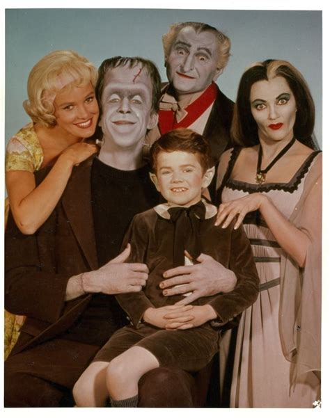 12 Jarring Color Images Of Black And White TV Shows | Munsters tv show ...