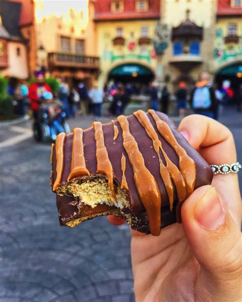 10 Best Snacks to Eat Around the World at Epcot's World Showcase ...