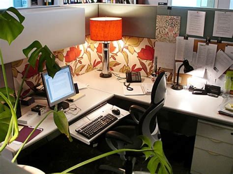 Minimalist Cubicle Decor Ideas to Add Personality