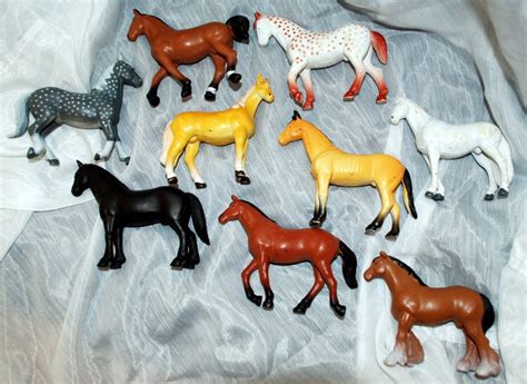 Lot of NINE Funrise Plastic Toy Horses 3 inches Tall made in