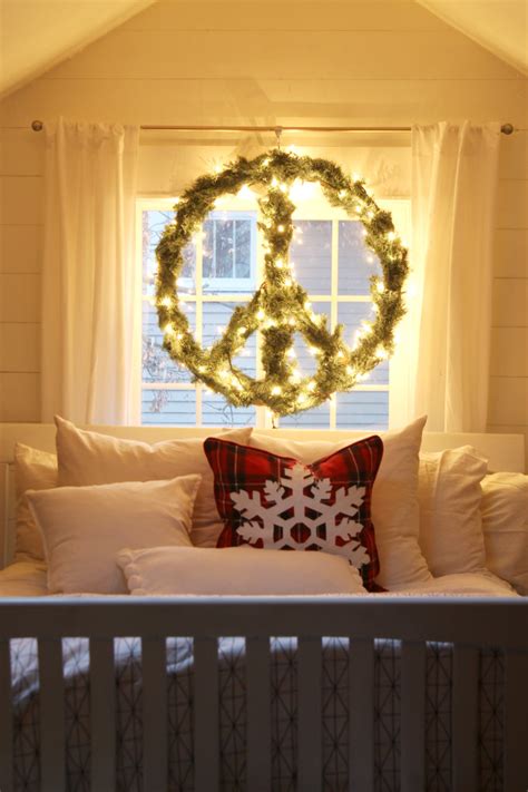 DIY Lighted Peace Sign Wreath - The Wicker House