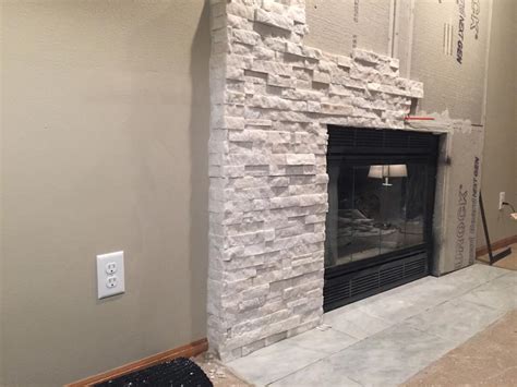 Stone Veneer Fireplace will Help You to Adorn Your Living Space ...