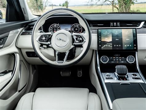 Jag_XF_Sportbrake_21MY_Interior_270121_6397