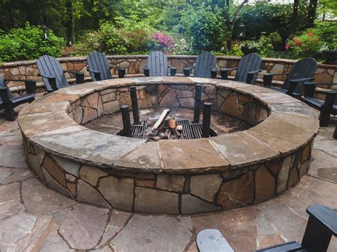 Round Stone Fire Pit | FIREPLACE DESIGN IDEAS