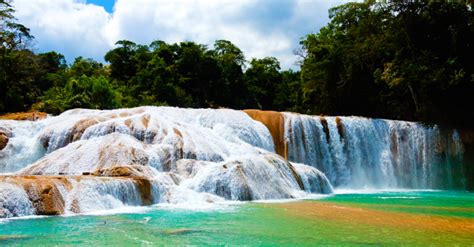 Explora las Majestuosas Cascadas de Agua Azul en Chiapas