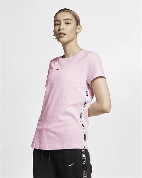 Nike Sportswear Women's Logo T-Shirt. Nike AE