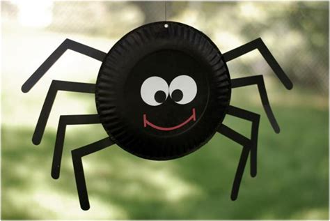 Halloween Paper Plate Spider | Fun Family Crafts