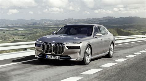 The Bonkers 2023 BMW 7-Series Is A Luxury Beast With An Absurd 31.3 ...