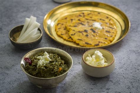 Makki Ki Roti Sarson Ka Saag