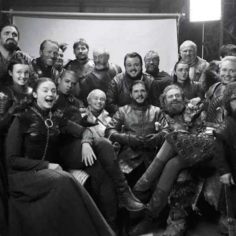 31 Behind-the-Scenes 'Game of Thrones' Pics | KLYKER.COM