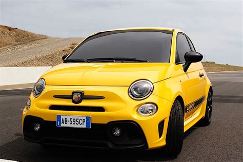 FIAT 595 Abarth Specs & Photos - 2016, 2017, 2018, 2019, 2020, 2021 ...