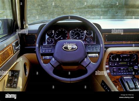 1986 Jaguar XJ6 Sovereign saloon interior in Scotland Stock Photo - Alamy