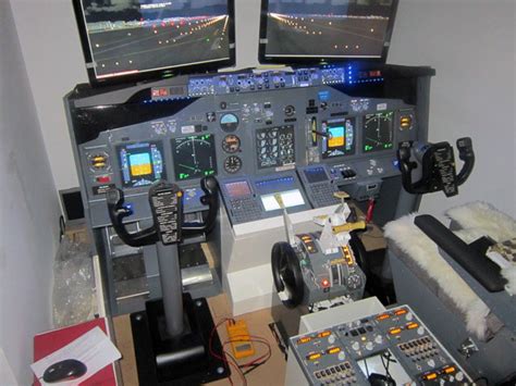 Editorial - 737NG HOME COCKPIT