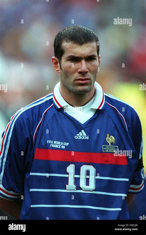 ZINEDINE ZIDANE FRANCE & JUVENTUS 30 June 1998 Stock Photo - Alamy