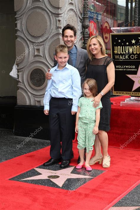 Paul Rudd, Family – Stock Editorial Photo © Jean_Nelson #76940895