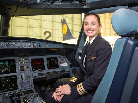 Lufthansa-female-pilot-IWD2018 - Pilot Career News : Pilot Career News