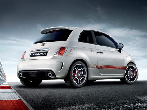 Auto Cars Wallpapers: Fiat 500 Abarth Wallpaper