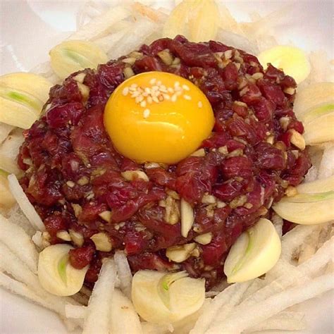 Korean food photo: Korean Raw Beef Dish (육회 : Yuk Hoe) on Maangchi.com