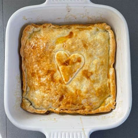 Classic Mince and Cheese Pie - VJ Cooks