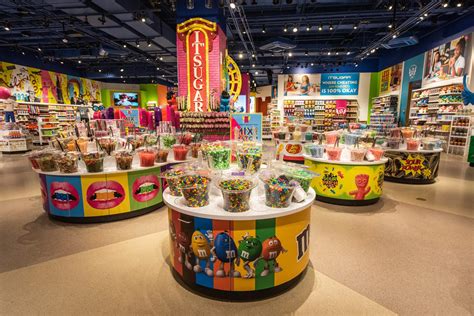 Candy chain It'Sugar debuts in Canada with West Edmonton Mall location ...