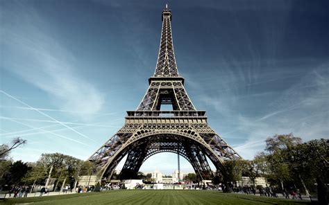 HD Eiffel Tower Wallpaper Free Download