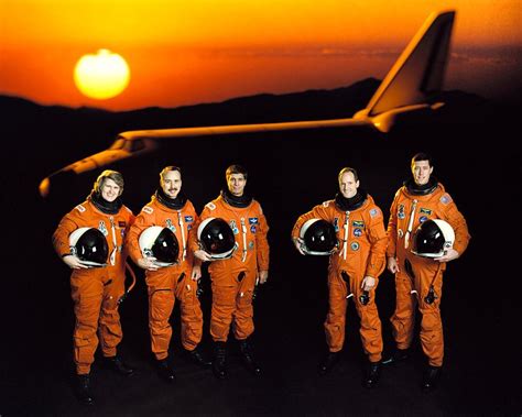 STS 43 Mission Crew - NASA Space Shuttle Program Photo (39434106) - Fanpop