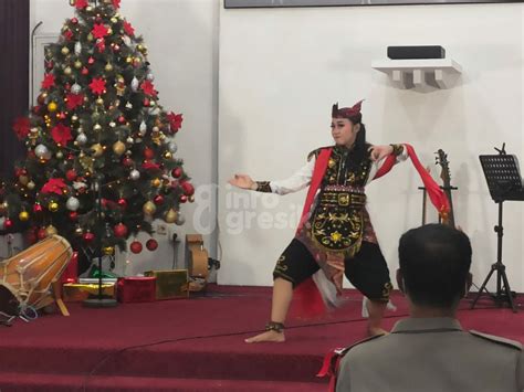 Tari Remo Hingga Santunan Anak Yatim Ramaikan Perayaan Natal di Gereja ...