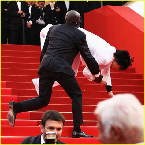 Did Jason Derulo Fall Down the Stairs at Met Gala 2023? | 2023 Met Gala ...