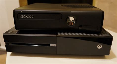 File:Xbox One and Xbox 360 Slim comparison.jpg - Wikimedia Commons