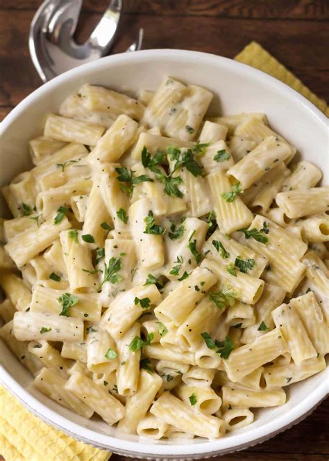 Creamy White Sauce Penne Pasta (+VIDEO) | Lil' Luna