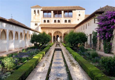 History of the Alhambra's Paradisal Gardens and Courtyards - Lions in ...