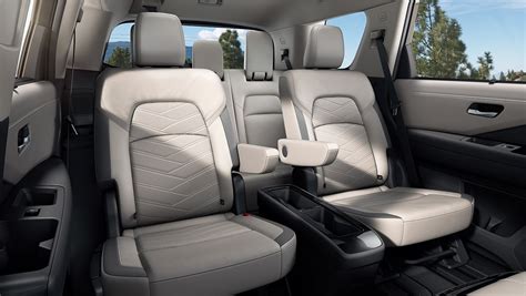 2022 Nissan Pathfinder Interior & Cargo