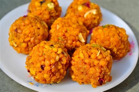 Boondi Laddu Recipe, How to make Boondi Laddu Recipe - Vaya.in