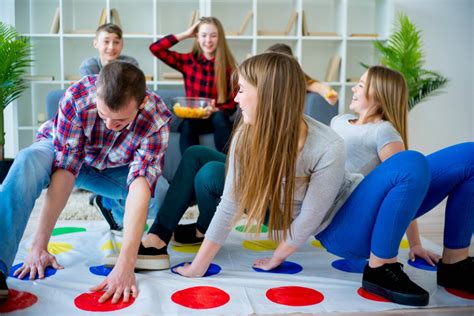 Best Party Games to Play With Your Crush