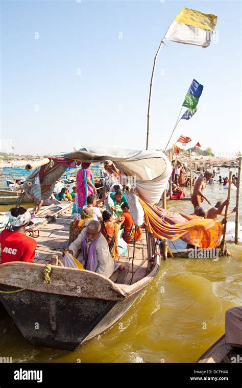 Ganga yamuna hi-res stock photography and images - Alamy