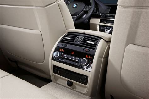 BMW 5 Series Interior - Car Body Design