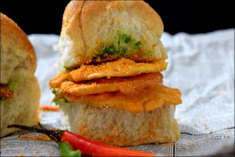 Bhajiya Pav - Bread Therapy